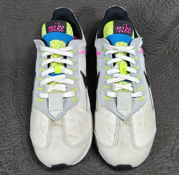 Nike Air Max Pre-Day White Platinum Volt Running Comfort Sneaker Men's Shoe 9.5 - Picture 2 of 10